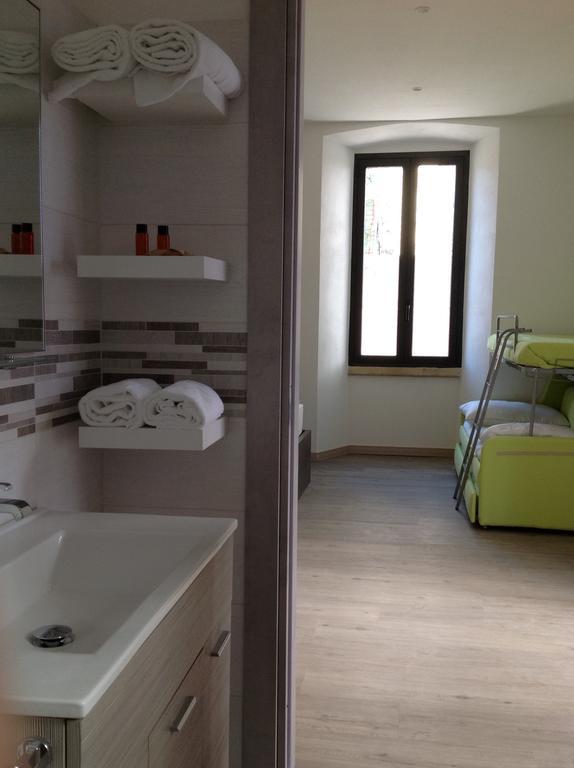 نزل Pieve في Campione Del Garda Surf House المظهر الخارجي الصورة